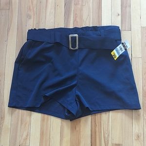 Lily Morgan - Women's navy blue belted shorts